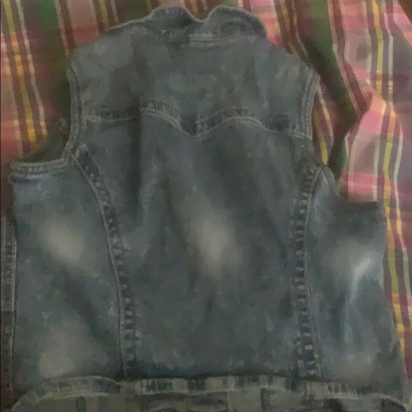 Vest - Picture 2 of 3